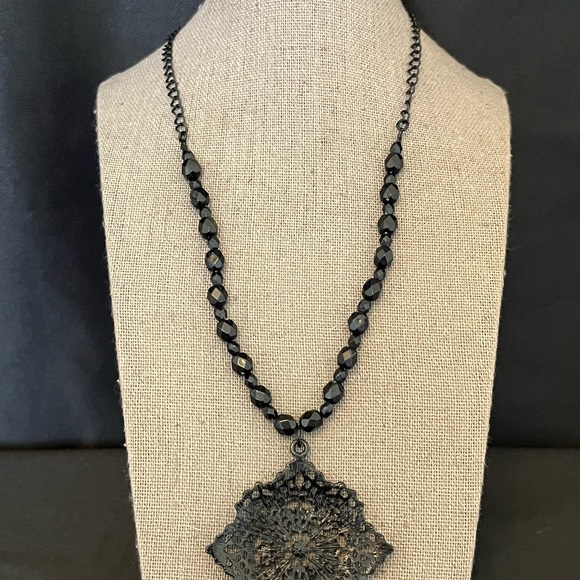Vintage Avon Black Filigree Pendant Necklace - Women Jewelry - Picture 8 of 10